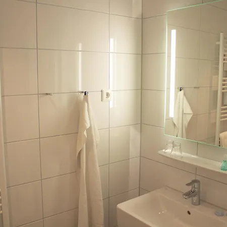 Cuxlandhotel 122 *